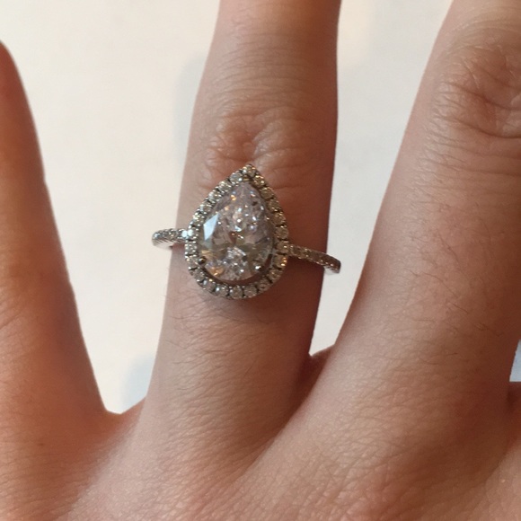 Gorgeous ring😍 - Picture 4 of 4